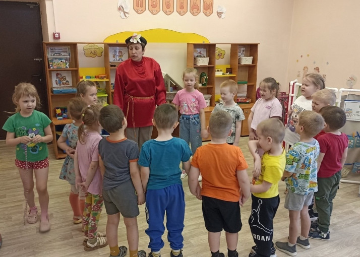 Так играли наши бабушки.