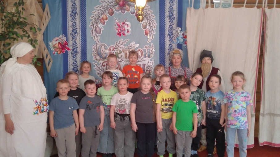 "Дорого яичко ко Христову дню".